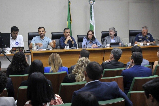 1_mj1703_03-48159446