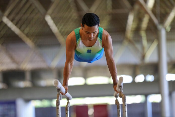 DENTRO Fernando Cauã