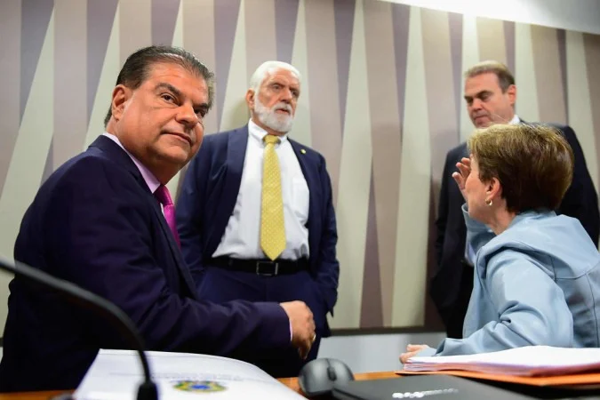 1_nelsinho_trad_jaques_wagner_teresa_cristina_eua_senadores-57554364