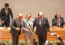 Sessão na Câmara Legislativa oficializa transmissão de cargo e Celina Leão assume o GDF