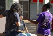 Curso gratuito ensina produtores culturais do DF a usar o celular para fortalecer a presença digital