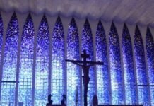 Santuário Dom Bosco demorou 7 anos para ser construído; “luz azul domina o ambiente”, diz professora