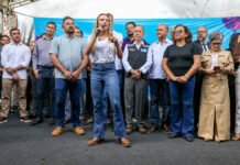 Governadora assina mais de 30 ordens de serviço para o Riacho Fundo II