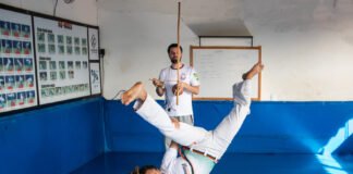 Aluna da rede pública do DF celebra título internacional de capoeira