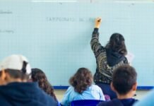 Professores do DF mantêm paralisação nesta quarta-feira; escolas terão aulas suspensas
